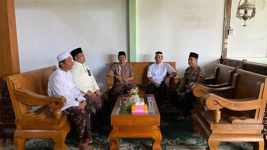 Jalin Silaturahmi di Momen Lebaran, Kapolres Rembang Bersama PJU Halal