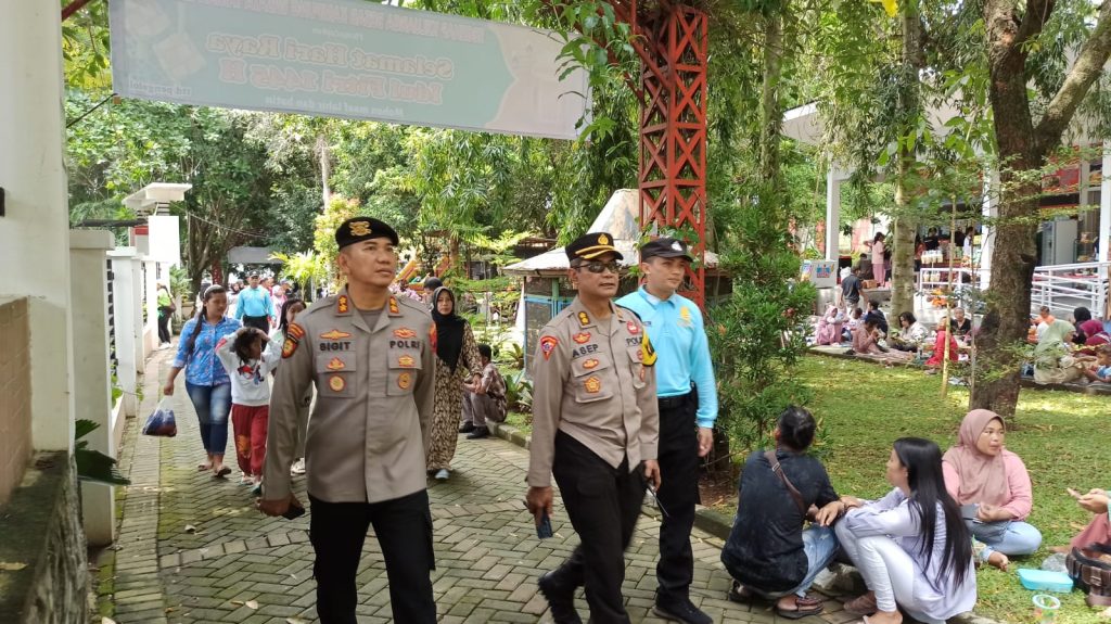 Kabagops Polrestabes Semarang Kujungi Obyek Wisata dan Beri Himbauan Pengunjung